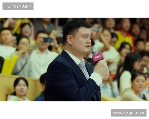 姚明重返休斯敦球迷期待他在主场揭幕战的精彩表现